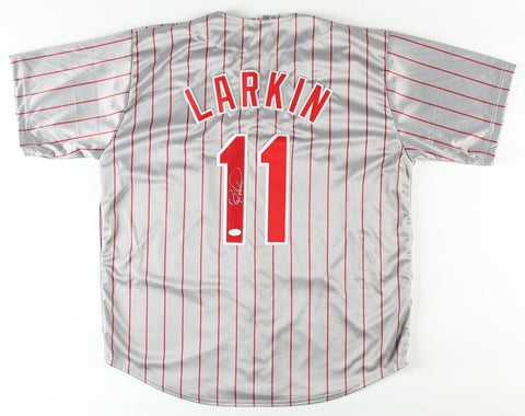 Barry Larkin Signed Cincinnati Red jersey (JSA) 12xAll Star Shortstop / HOF 2012