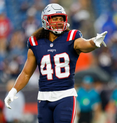 Jahlani Tavai Signed New England Patriots Jersey (Beckett) 2019 2nd Round Pck LB