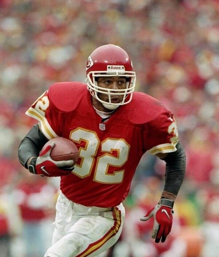 Marcus Allen Kansas City Chiefs L.E. Hall of Fame Commemorative NFL Fo – confinescollectibles.com