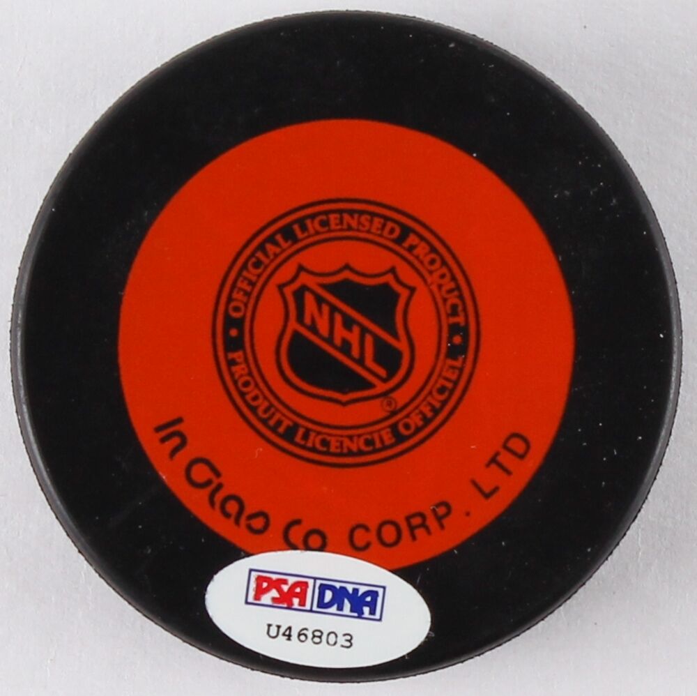 Jean Beliveau Signed Canadiens Hockey Puck (PSA) 500 Goal Club / 10x Cup Winner