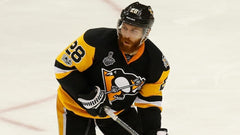 Ian Cole Signed Penguins Jersey (Beckett COA) Pittsburgh All Star Defenseman