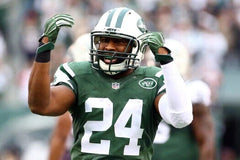 Darelle Revis Signed New York Jets Jersey (Beckett) 7xPro Bowl Cornerback / HOF