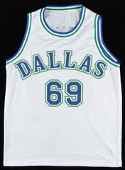 Dennis Rodman Signed Dallas Mavericks Jersey /Beckett /The Jersey the NBA Banned