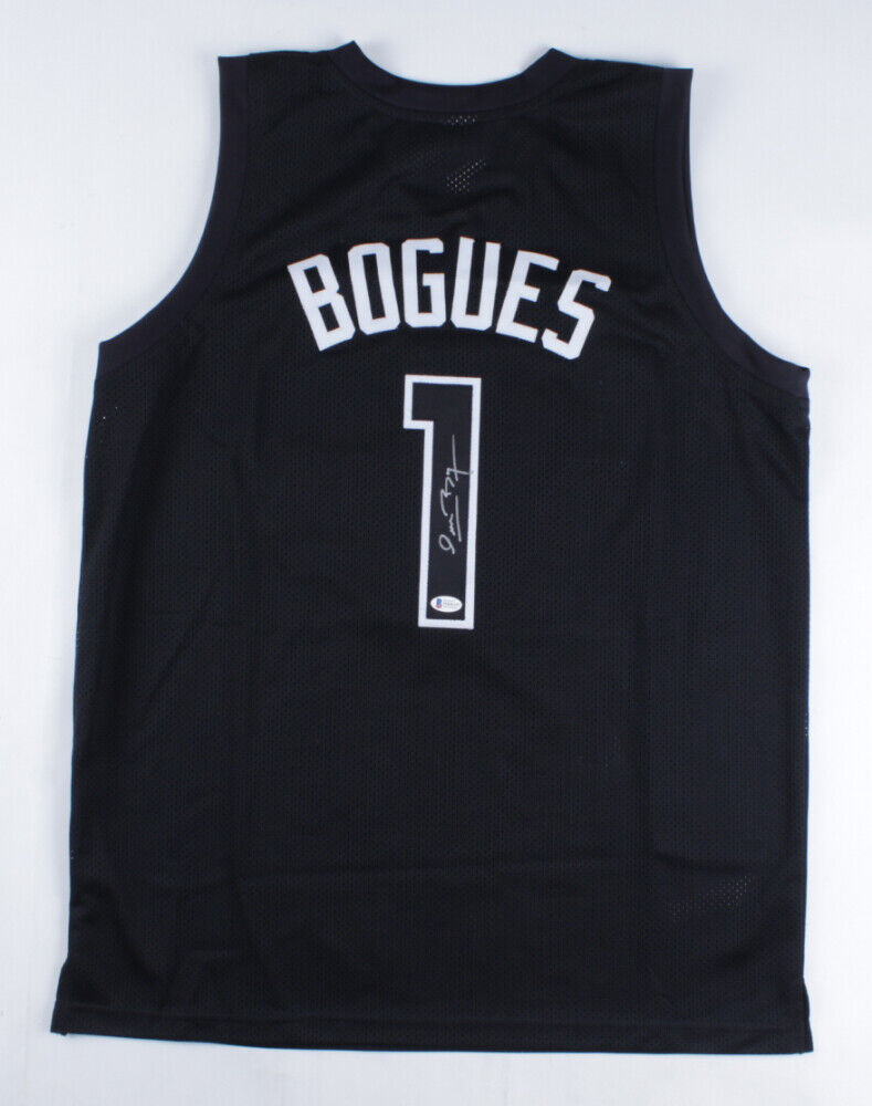 Muggsy Bogues Signed Charlotte Hornets Jersey (Beckett COA) 1987 1st Round Pick