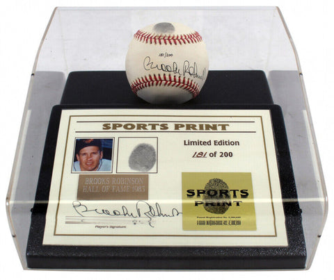 Brooks Robinson Signed AL Baseball w/ Thumbprint & Display Case (Beckett) HOF 3B