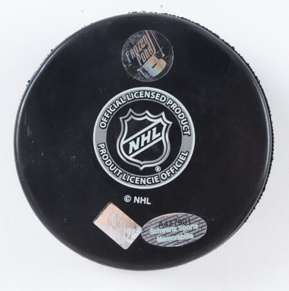 Bryan Trottier Signed New York Islander Logo Hockey Puck (Schwartz &Frozen Pond)