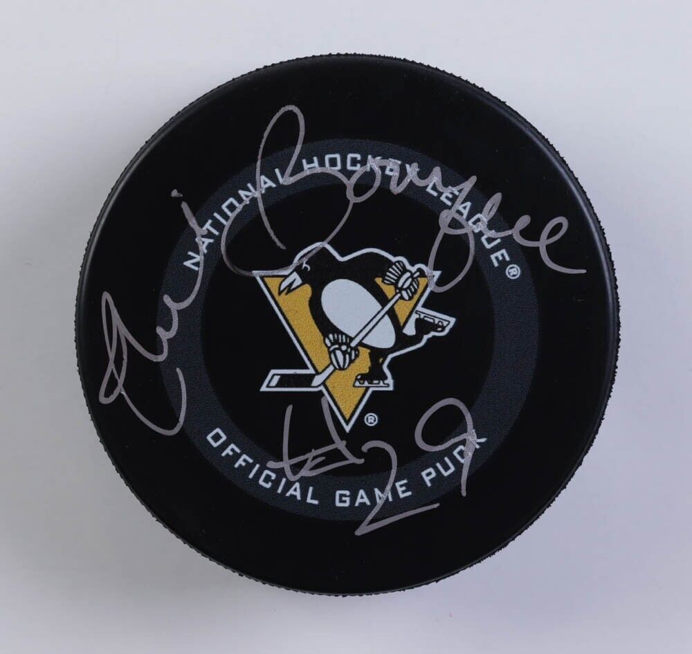 Phil Bourque Signed Pittsburgh Penguins Logo Hockey Puck (Beckett) Left Winger