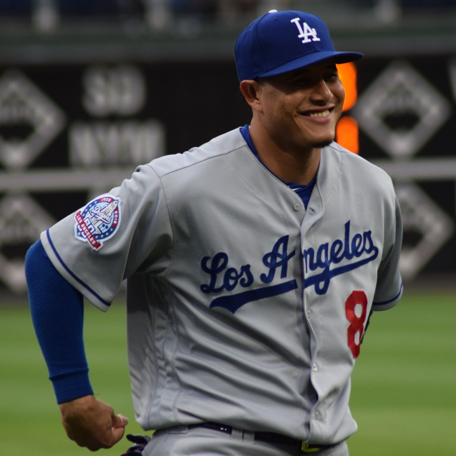 Manny Machado Signed Los Angeles Dodgers Jersey / 3×All-Star 3B (Beckett COA)